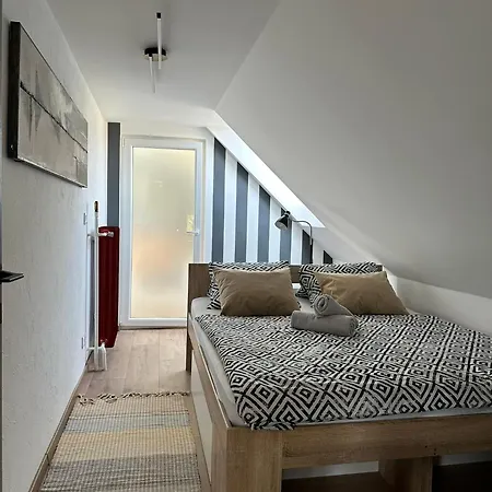 Verandas Vendeghaz * بالاتونكينيشي