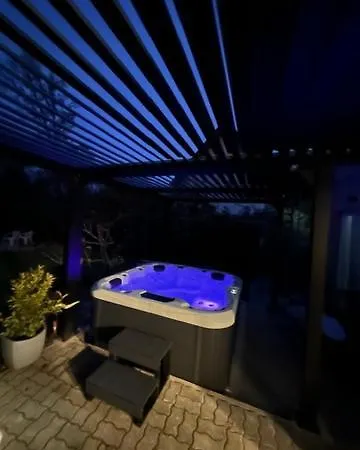 Verandas Vendeghaz Semesterbostad *